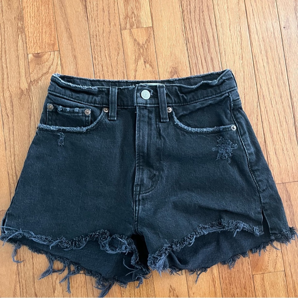 Cutoff shorts